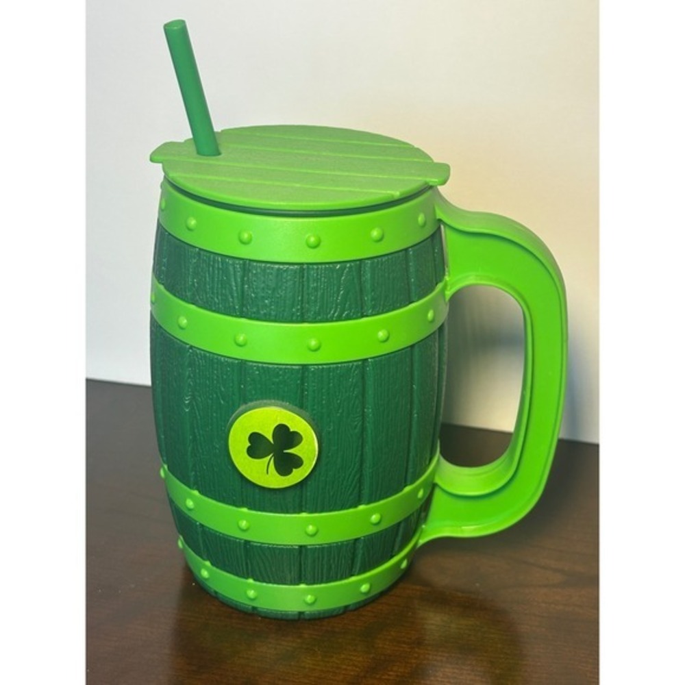 St Patricks Day Green Barrel Mug Set of 2 Plastic Shamrock Beer Stein with Straw - Picture 8 of 14